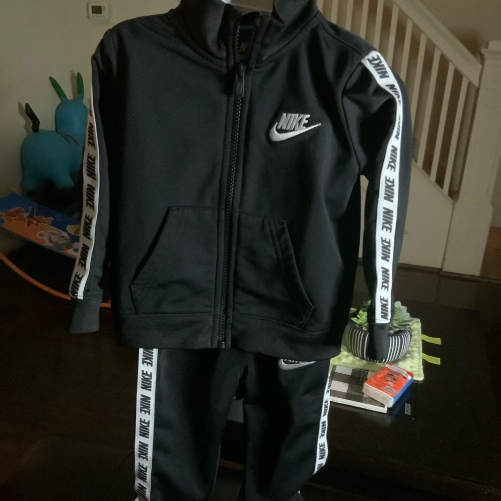 Nike Toddler Boys 2-pc. Pant set Size 24m